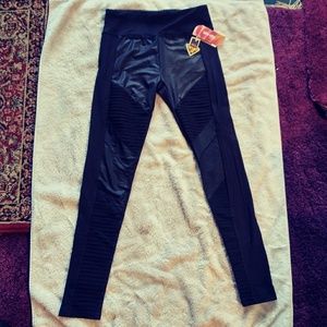 NWT. Shoshop moto style leggings